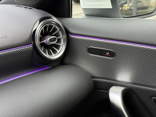 Mercedes-Benz A-Klasse 180 Luxury Line Aut. | Navi | Camera | Trekhaak ActivLease financial lease