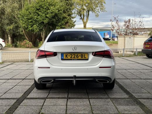 Mercedes-Benz A-Klasse 180 Luxury Line Aut. | Navi | Camera | Trekhaak ActivLease financial lease