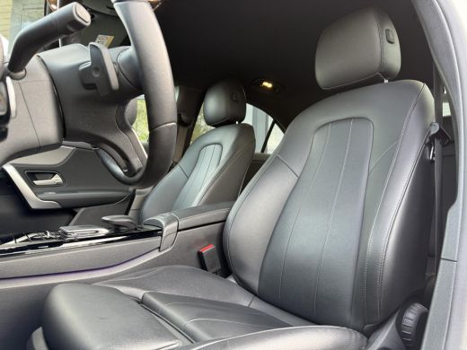 Mercedes-Benz A-Klasse 180 Luxury Line Aut. | Navi | Camera | Trekhaak ActivLease financial lease