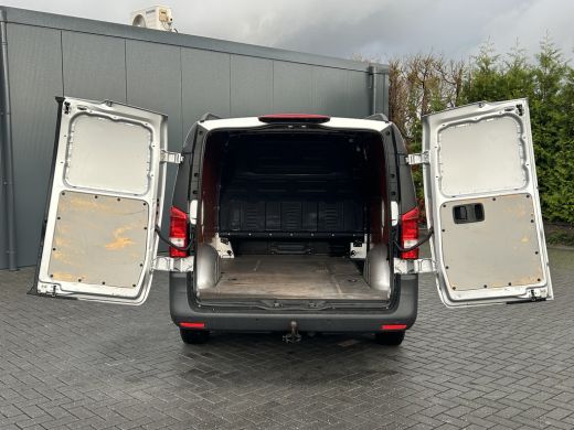 Mercedes-Benz Vito 114 CDI 136 PK AUTOMAAT / L2H1 / 1e EIG. / TREKHAAK / AIRCO / CRUISE / BLUETOOTH / PDC ActivLease financial lease