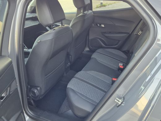 Peugeot 2008 1.2 Hybrid 136PK Allure Automaat | Draadloze Apple Carplay / Android Auto | 17" Licht Metalen Vel... ActivLease financial lease