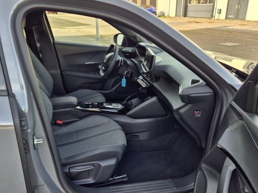 Peugeot 2008 1.2 Hybrid 136PK Allure Automaat | Draadloze Apple Carplay / Android Auto | 17" Licht Metalen Vel... ActivLease financial lease