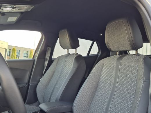 Peugeot 2008 1.2 Hybrid 136PK Allure Automaat | Draadloze Apple Carplay / Android Auto | 17" Licht Metalen Vel... ActivLease financial lease