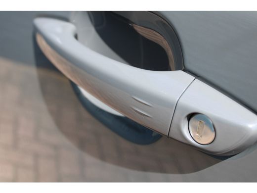 Peugeot 2008 1.2 Hybrid 145 Allure | Automaat | Navigatie | Camera voor + achter | Keyless | Mild Hybrid | ActivLease financial lease