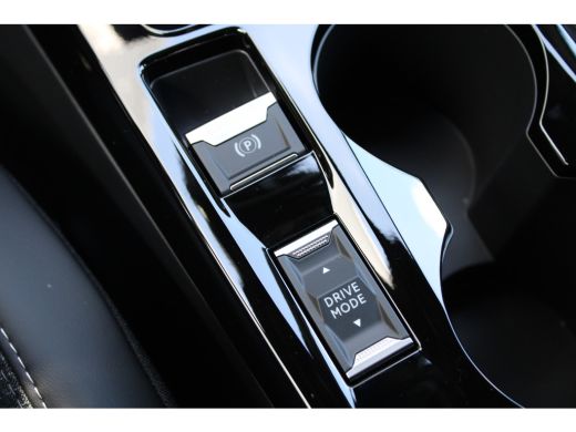 Peugeot 2008 1.2 Hybrid 145 Allure | Automaat | Navigatie | Camera voor + achter | Keyless | Mild Hybrid | ActivLease financial lease