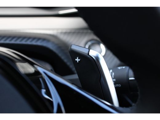 Peugeot 2008 1.2 Hybrid 145 Allure | Automaat | Navigatie | Camera voor + achter | Keyless | Mild Hybrid | ActivLease financial lease