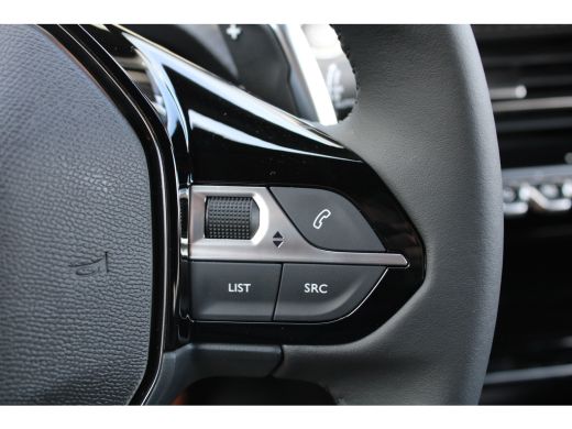 Peugeot 2008 1.2 Hybrid 145 Allure | Automaat | Navigatie | Camera voor + achter | Keyless | Mild Hybrid | ActivLease financial lease