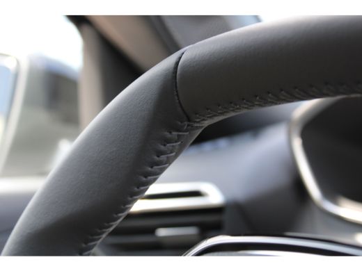 Peugeot 2008 1.2 Hybrid 145 Allure | Automaat | Navigatie | Camera voor + achter | Keyless | Mild Hybrid | ActivLease financial lease