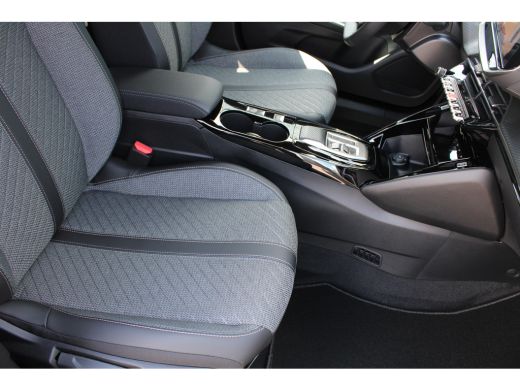 Peugeot 2008 1.2 Hybrid 145 Allure | Automaat | Navigatie | Camera voor + achter | Keyless | Mild Hybrid | ActivLease financial lease