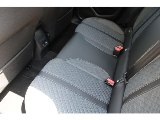 Peugeot 208 1.2 Hybrid 110 e-DCS6 Allure | Automaat | Navigatie | Camera voor + achter | Mild Hybrid | Nieuw ... ActivLease financial lease