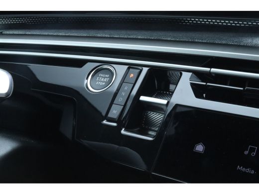 Peugeot 3008 1.2 Hybrid 145 GT | Cruise Control | Camera | Stoelverwarming | Keyless | Elektr. klep | Navi | M... ActivLease financial lease