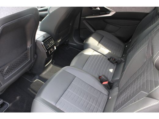 Peugeot 5008 1.2 Hybrid 136 GT | Automaat | Navigatie | Camera | Apple carplay | Mild Hybrid | Nieuw model | B... ActivLease financial lease