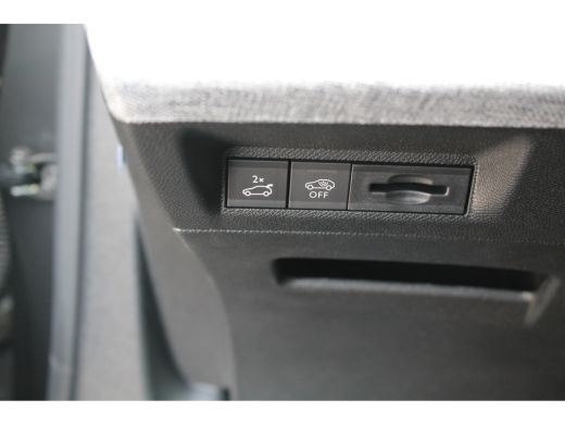 Peugeot 5008 1.2 Hybrid 136 GT | Automaat | Navigatie | Camera | Apple carplay | Mild Hybrid | Nieuw model | B... ActivLease financial lease