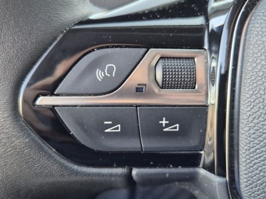 Peugeot e-2008 EV Blue Lease Allure 50 kWh | Camera | Cruise Control | Navigatie | Apple Carplay / Android Auto ... ActivLease financial lease