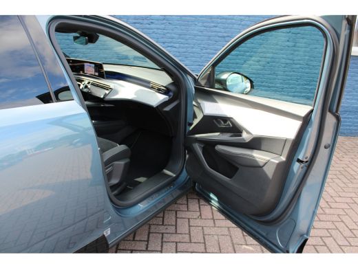 Peugeot e-3008 GT Avantage 210 73 kWh | Automaat | Navigatie | Camera | Alcantara | Elektrische achterklep | Fas... ActivLease financial lease