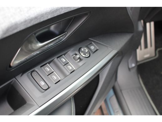 Peugeot e-3008 GT Avantage 210 73 kWh | Automaat | Navigatie | Camera | Alcantara | Elektrische achterklep | Fas... ActivLease financial lease