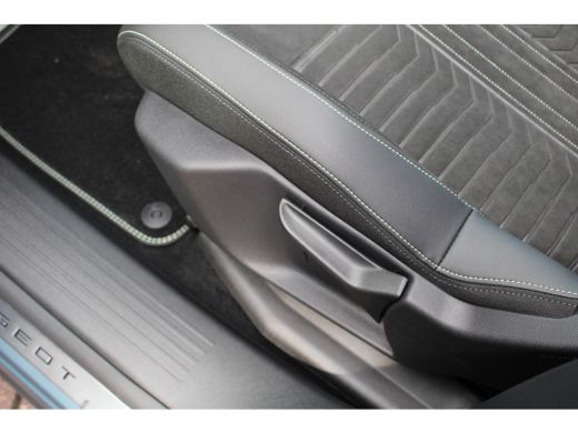 Peugeot e-3008 GT Avantage 210 73 kWh | Automaat | Navigatie | Camera | Alcantara | Elektrische achterklep | Fas... ActivLease financial lease