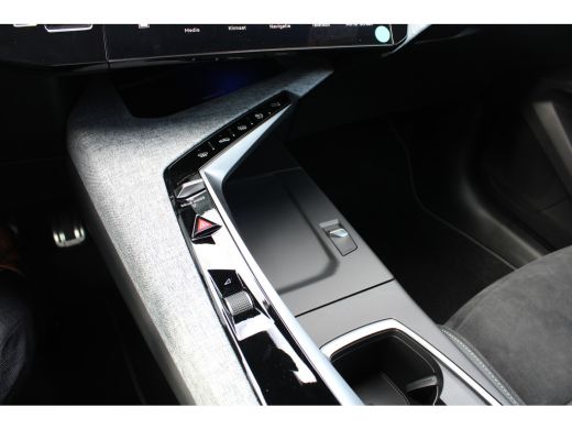 Peugeot e-3008 GT Avantage 210 73 kWh | Automaat | Navigatie | Camera | Alcantara | Elektrische achterklep | Fas... ActivLease financial lease