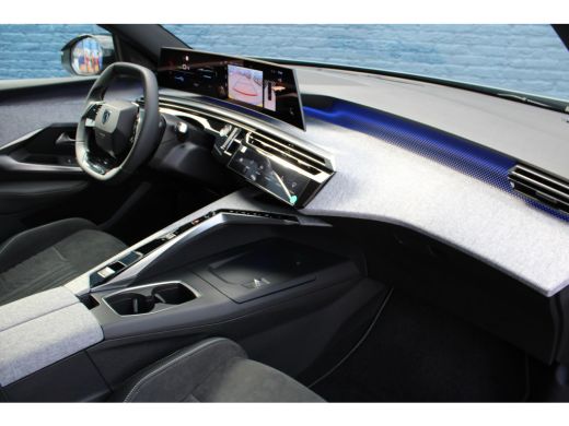 Peugeot e-3008 GT Avantage 210 73 kWh | Automaat | Navigatie | Camera | Alcantara | Elektrische achterklep | Fas... ActivLease financial lease