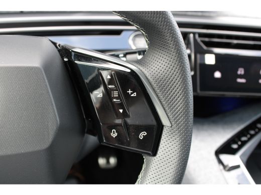 Peugeot e-3008 GT Avantage 210 73 kWh | Automaat | Navigatie | Camera | Alcantara | Elektrische achterklep | Fas... ActivLease financial lease