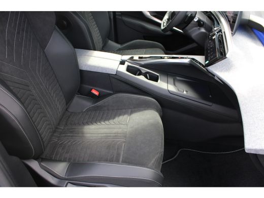 Peugeot e-3008 GT Avantage 210 73 kWh | Automaat | Navigatie | Camera | Alcantara | Elektrische achterklep | Fas... ActivLease financial lease