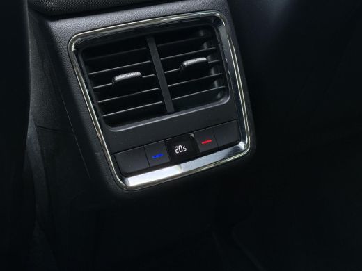 Skoda Enyaq iV 60 Sport Line | Panorama | Navi | Warmtepomp | ActivLease financial lease