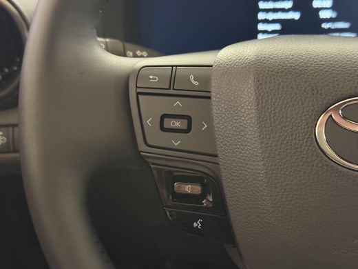 Toyota C-HR 2.0 Plug-in Hybrid 220 Executive **NIEUWE AUTO/ DIRECT LEVERBAAR** ActivLease financial lease