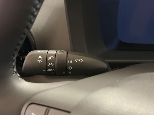 Toyota C-HR 2.0 Plug-in Hybrid 220 Executive **NIEUWE AUTO/ DIRECT LEVERBAAR** ActivLease financial lease