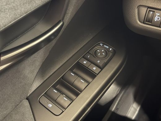 Toyota C-HR 2.0 Plug-in Hybrid 220 Executive **NIEUWE AUTO/ DIRECT LEVERBAAR** ActivLease financial lease