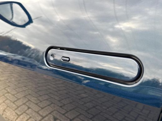 Toyota C-HR 2.0 Plug-in Hybrid 220 Executive **NIEUWE AUTO/ DIRECT LEVERBAAR** ActivLease financial lease