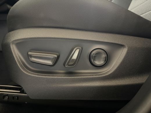 Toyota C-HR 2.0 Plug-in Hybrid 220 Executive **NIEUWE AUTO/ DIRECT LEVERBAAR** ActivLease financial lease