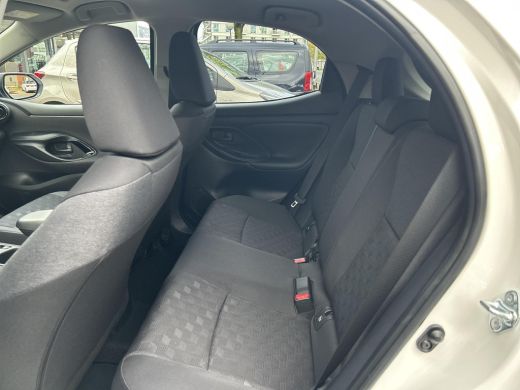 Toyota Yaris 1.5 Hybrid 115 Dynamic ActivLease financial lease