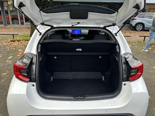 Toyota Yaris 1.5 Hybrid 115 Dynamic ActivLease financial lease