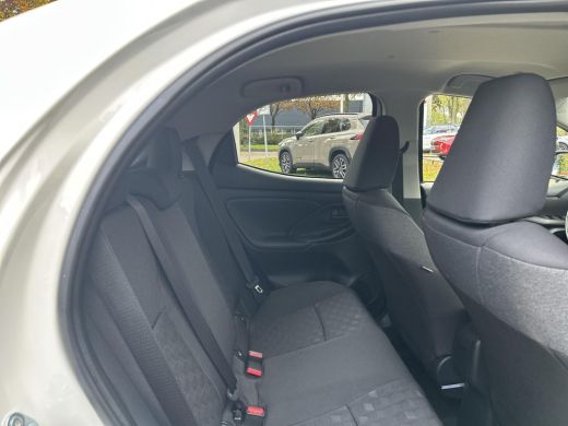 Toyota Yaris 1.5 Hybrid 115 Dynamic ActivLease financial lease