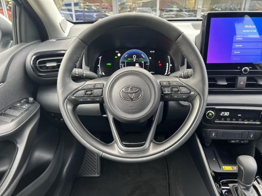 Toyota Yaris 1.5 Hybrid 115 Dynamic ActivLease financial lease