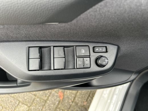 Toyota Yaris 1.5 Hybrid 115 Dynamic ActivLease financial lease