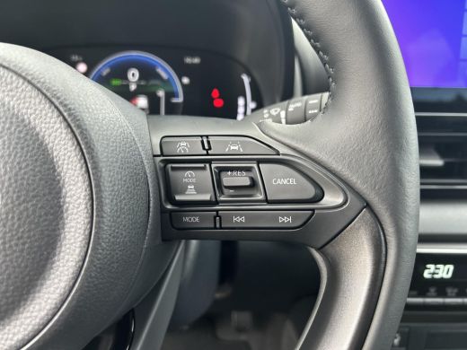 Toyota Yaris 1.5 Hybrid 115 Dynamic ActivLease financial lease