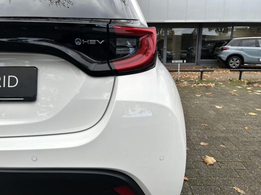 Toyota Yaris 1.5 Hybrid 115 Dynamic ActivLease financial lease