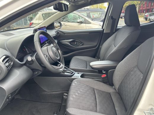 Toyota Yaris 1.5 Hybrid 115 Dynamic ActivLease financial lease