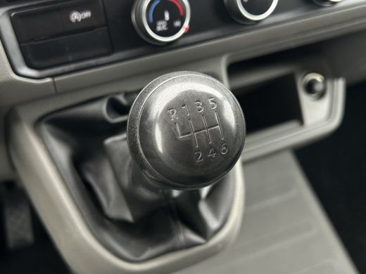 Volkswagen Crafter 35 2.0 102 PK / PICK UP / 89.094 KM !! / 1e EIGENAAR / 2.5 TONS TREKHAAK / AIRCO / CRUISE / BLUET... ActivLease financial lease