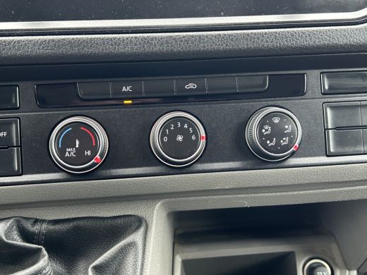 Volkswagen Crafter 35 2.0 102 PK / PICK UP / 89.094 KM !! / 1e EIGENAAR / 2.5 TONS TREKHAAK / AIRCO / CRUISE / BLUET... ActivLease financial lease