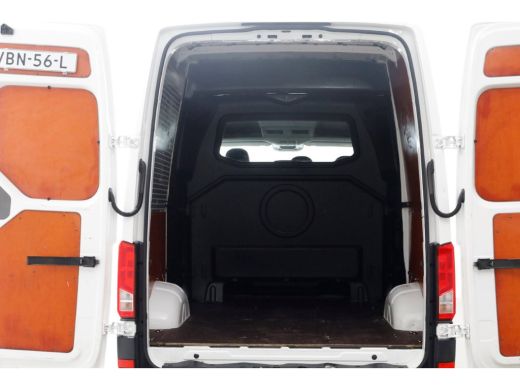 Volkswagen Crafter 35 2.0 TDI 177pk RWD L3H3 (L2H2) D.C. LED/ACC/Navi/Camera Trekhaak 3500kg 08-2019 ActivLease financial lease