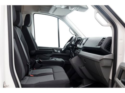 Volkswagen Crafter 35 2.0 TDI 177pk RWD L3H3 (L2H2) D.C. LED/ACC/Navi/Camera Trekhaak 3500kg 08-2019 ActivLease financial lease