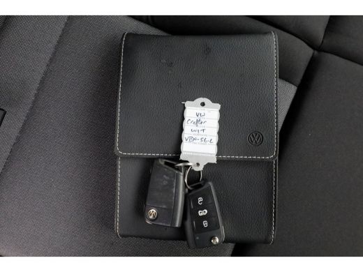 Volkswagen Crafter 35 2.0 TDI 177pk RWD L3H3 (L2H2) D.C. LED/ACC/Navi/Camera Trekhaak 3500kg 08-2019 ActivLease financial lease