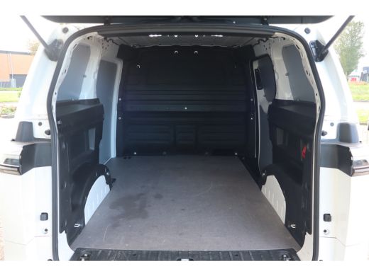 Volkswagen ID. Buzz Cargo Cargo | 'App-Connect' draadloze smartphone integratie | Stoelverwarming voor | Trekhaak neerklapb... ActivLease financial lease