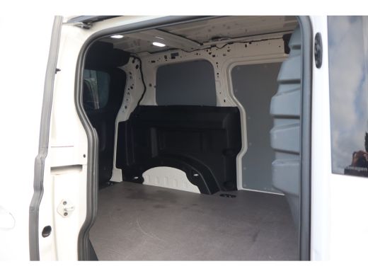 Volkswagen ID. Buzz Cargo Cargo | 'App-Connect' draadloze smartphone integratie | Stoelverwarming voor | Trekhaak neerklapb... ActivLease financial lease