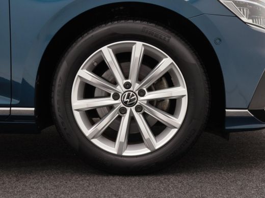 Volkswagen Passat Variant 1.4 TSi 218 Pk Automaat PHEV GTE Business | Full LED | Trekhaak | Camera | Navi | Dodehoe... ActivLease financial lease