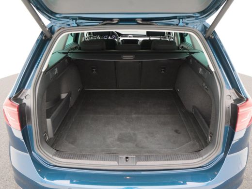 Volkswagen Passat Variant 1.4 TSi 218 Pk Automaat PHEV GTE Business | Full LED | Trekhaak | Camera | Navi | Dodehoe... ActivLease financial lease