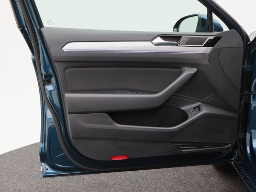 Volkswagen Passat Variant 1.4 TSi 218 Pk Automaat PHEV GTE Business | Full LED | Trekhaak | Camera | Navi | Dodehoe... ActivLease financial lease