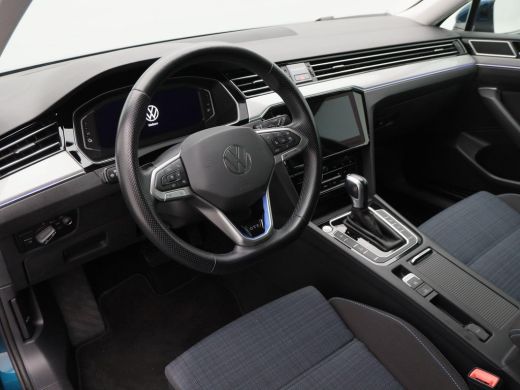 Volkswagen Passat Variant 1.4 TSi 218 Pk Automaat PHEV GTE Business | Full LED | Trekhaak | Camera | Navi | Dodehoe... ActivLease financial lease